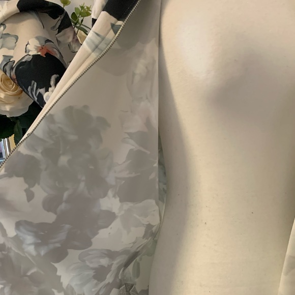 Flower jacket - Picture 7 of 11